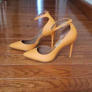 Steve Madden Peach colored stilettos